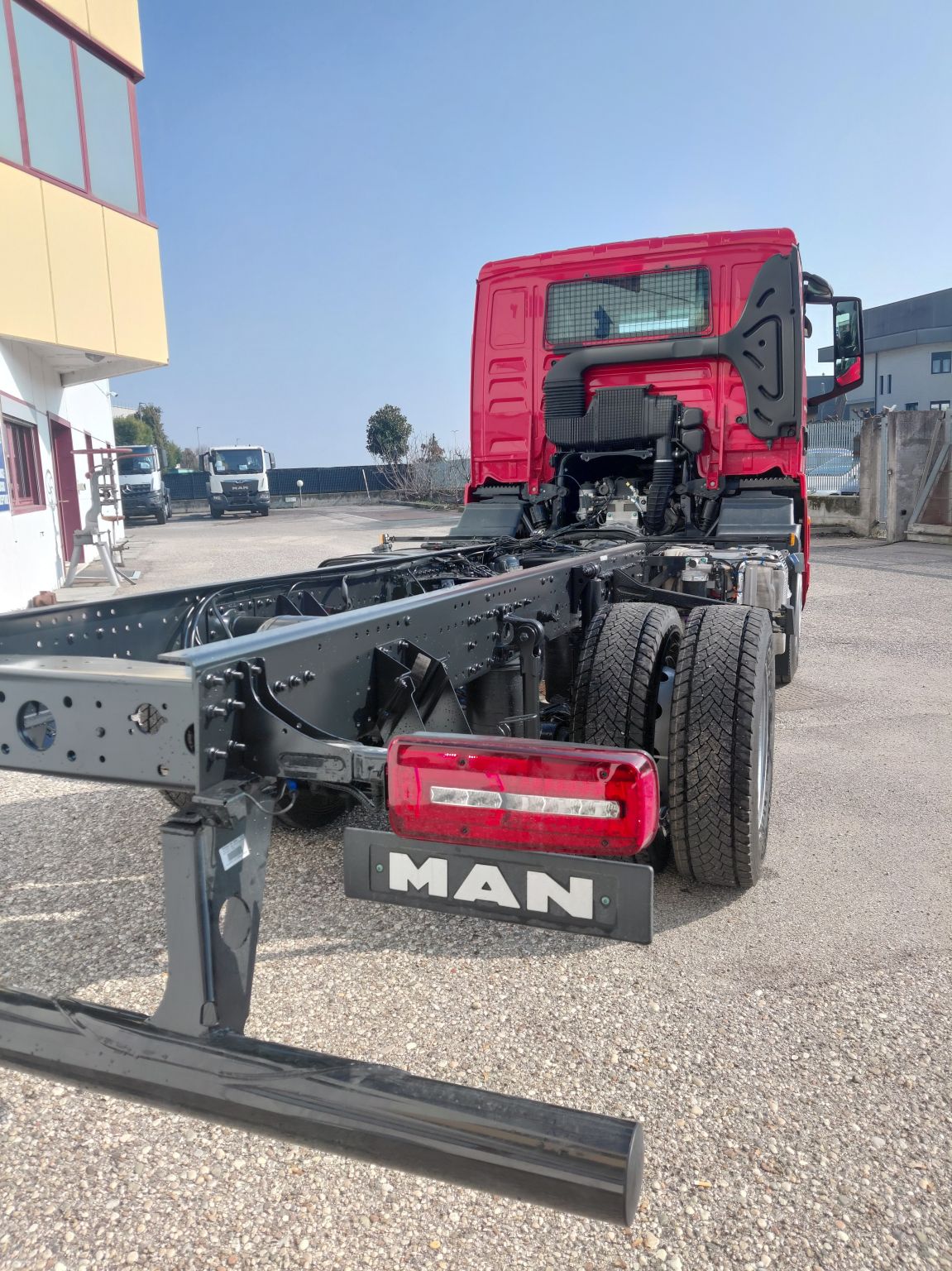MAN con larghezza ristretta a 2,3 metri 2