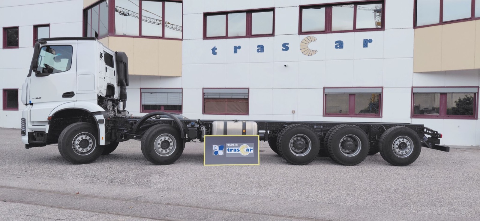 Mercedes-Benz 4163 K 8x4 trasformato per pompa calcestruzzo 1