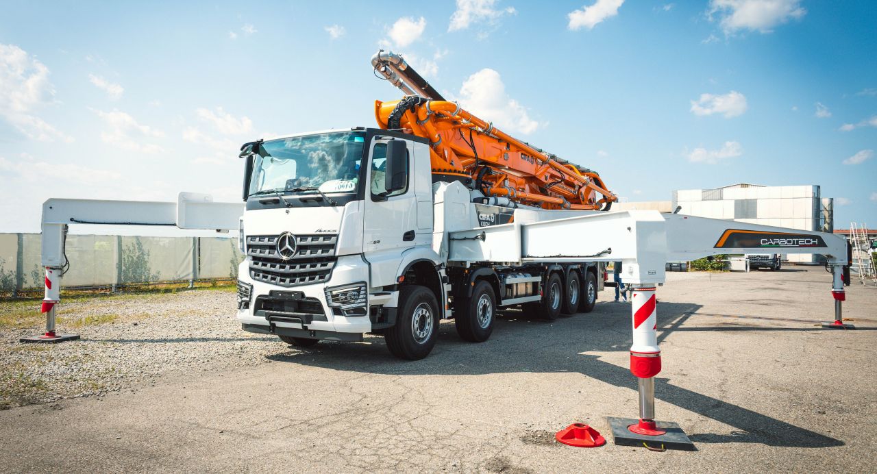 Mercedes-Benz 4163 K 8x4 trasformato per pompa calcestruzzo 3