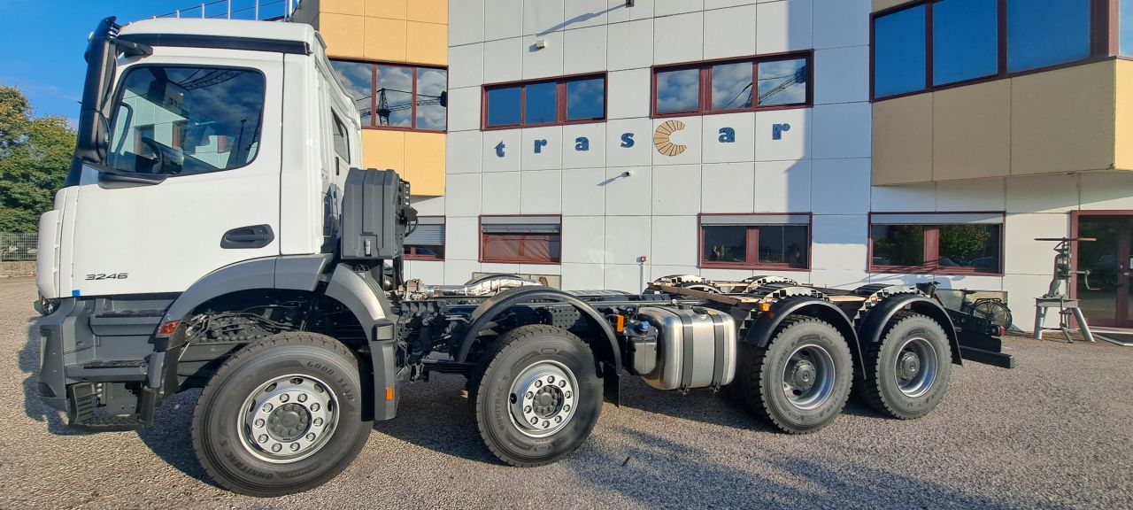 Telaio Mercedes con componenti riposizionati per gli stabilizzatori 1