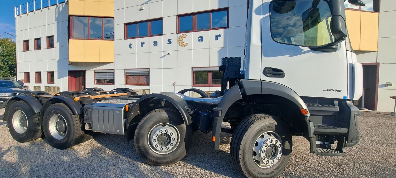 Telaio Mercedes con componenti riposizionati per gli stabilizzatori 3
